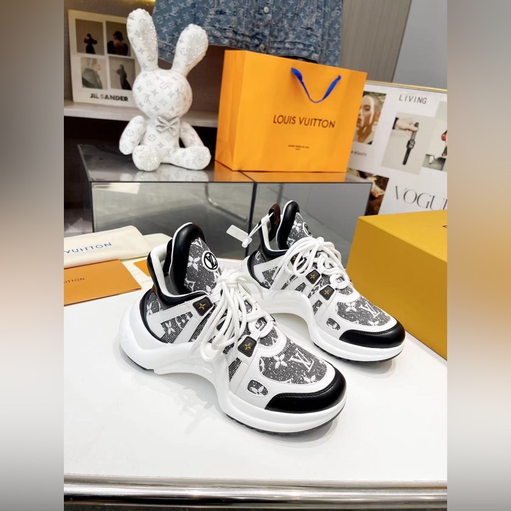 Louis Vuitton Archlight Sneakers  from Fall/Winter 2019 Collection🍡 - Picture 3 of 9